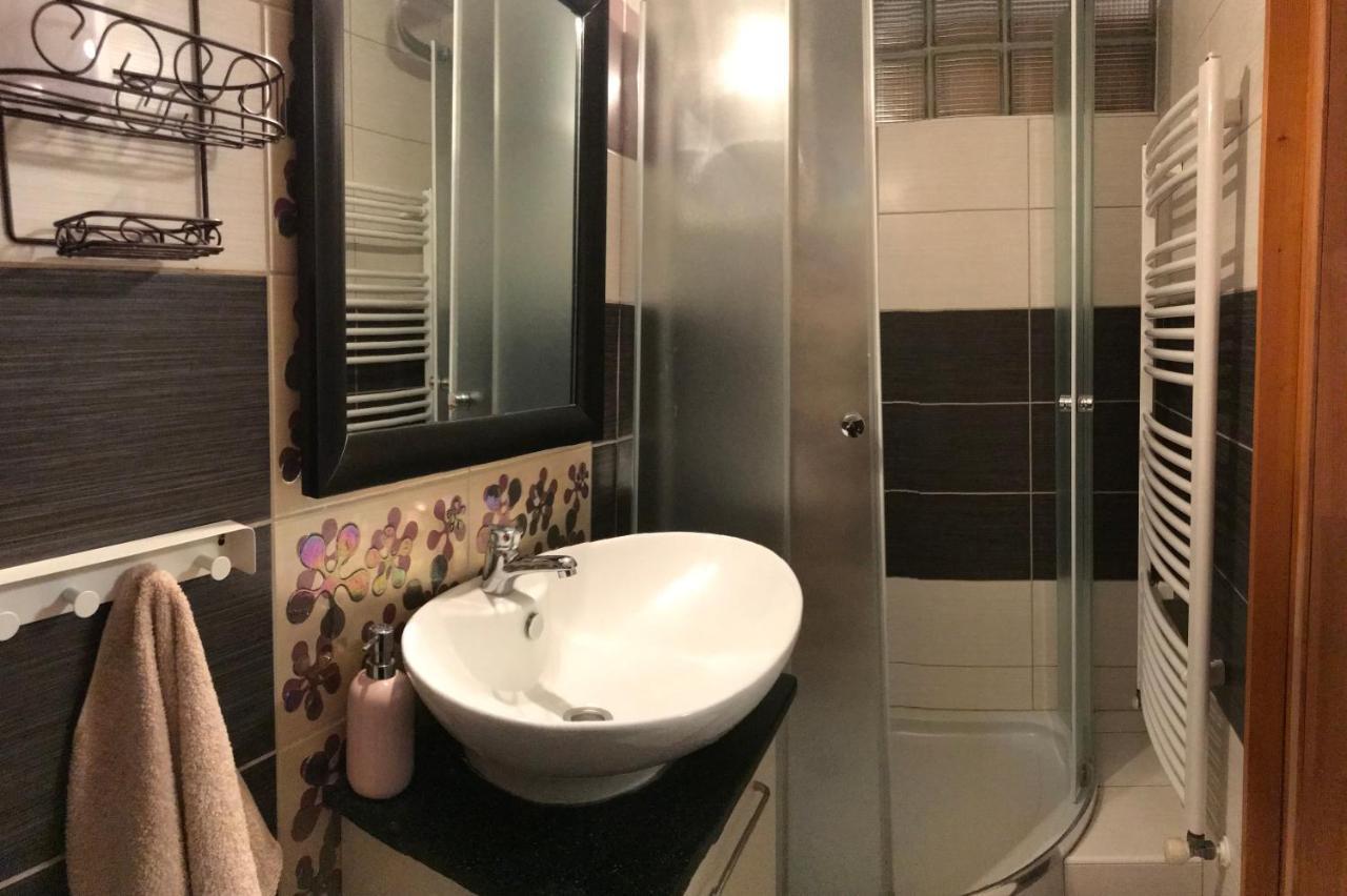 Pitypang Apartman ยูลา ภายนอก รูปภาพ